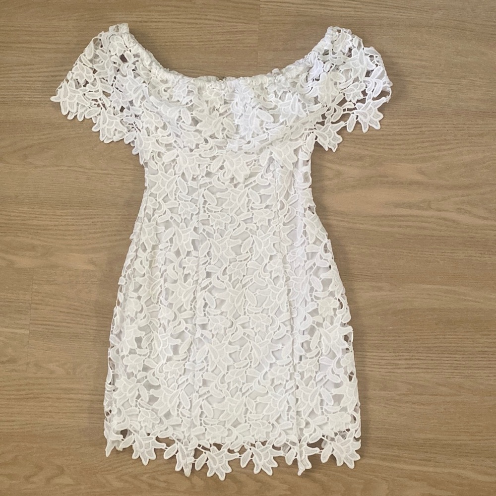 GUESS White Off-Shoulder Lace Mini Dress